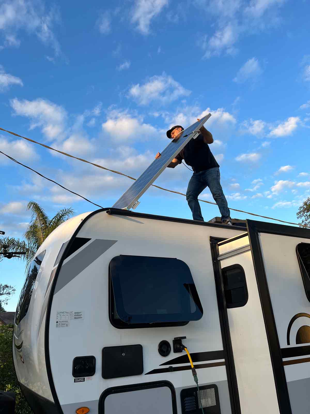 Mounting Renogy Solar Panels onto GeoPro Trailer